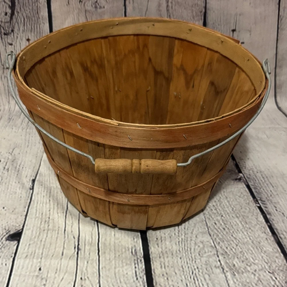Vintage Farmhouse Rustic Fruit Basket Wooden & Metal handle
